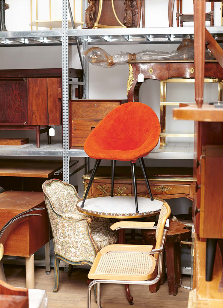 the-paris-flea-market-insider-secrets-to-shop-like-pharrell-and-jacquemus-11