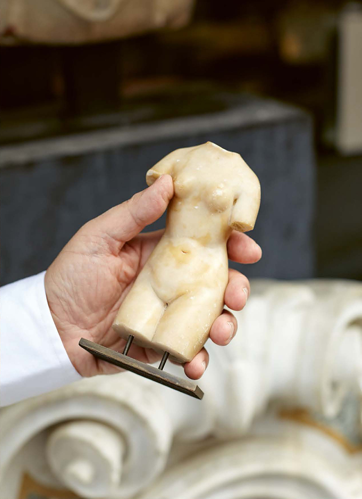 the-paris-flea-market-insider-secrets-to-shop-like-pharrell-and-jacquemus-9