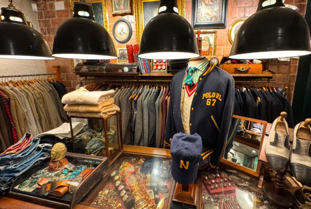 Where to Find Vintage Treasures and Donate Clothes in Florence